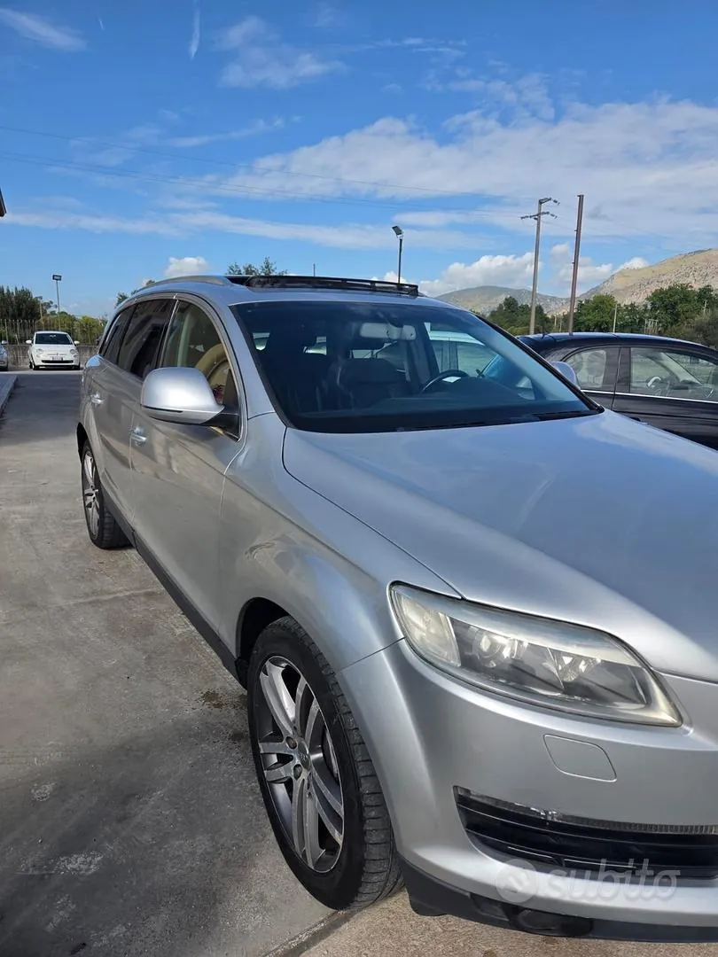 Audi Q7 2006 photo 2