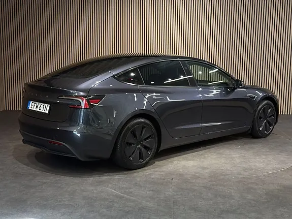 Tesla Model 3 2024 photo 4