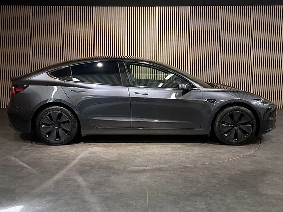 Tesla Model 3 2024 photo 3