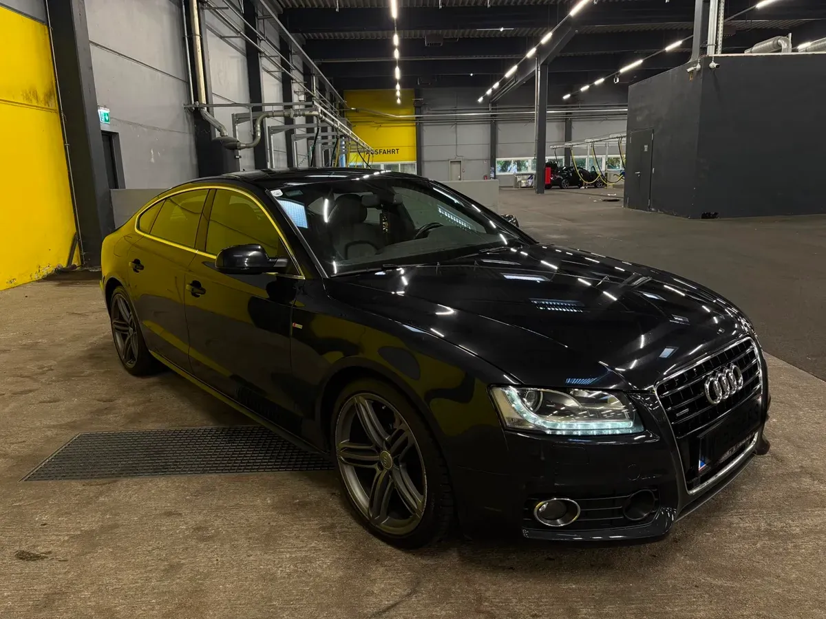 Audi A5 2009 photo 2