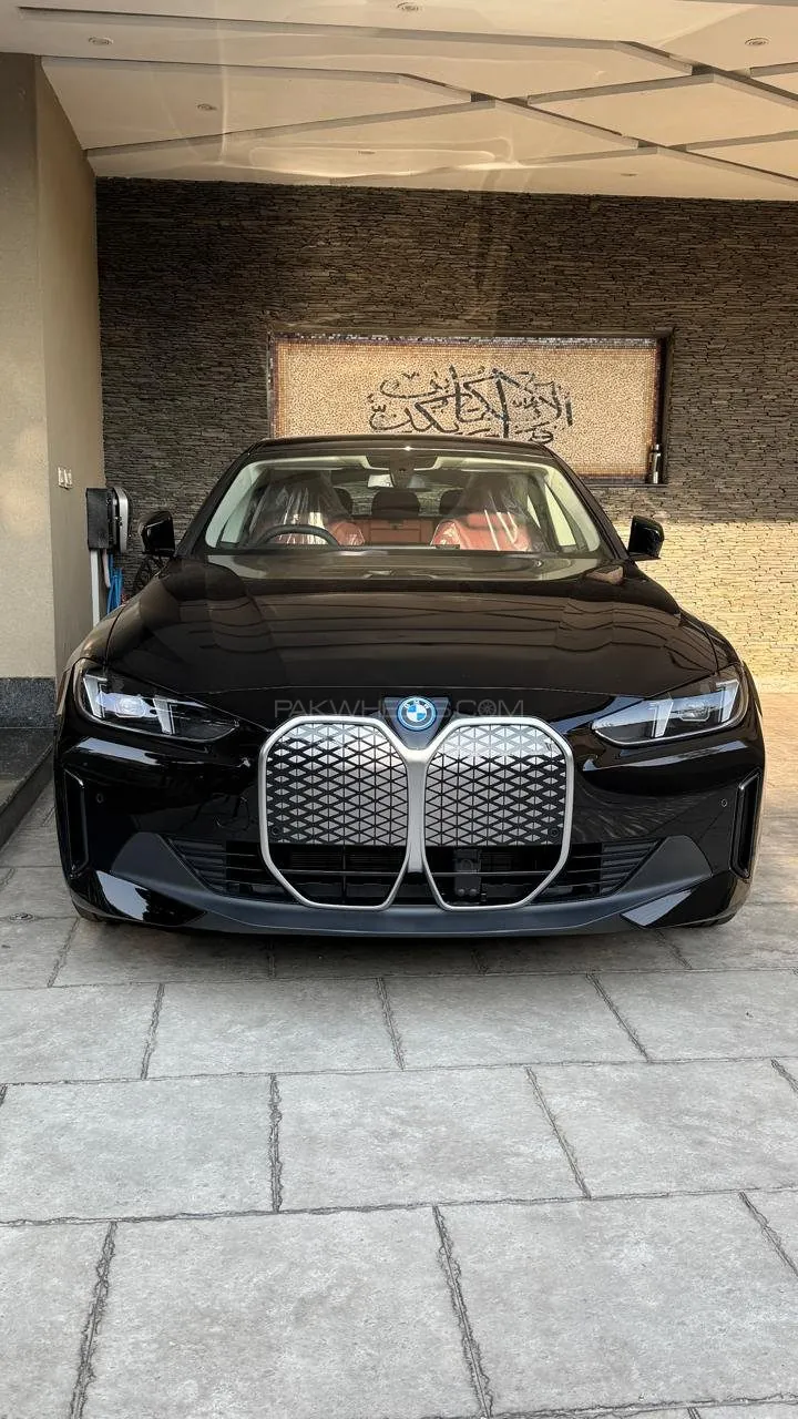 BMW I4
