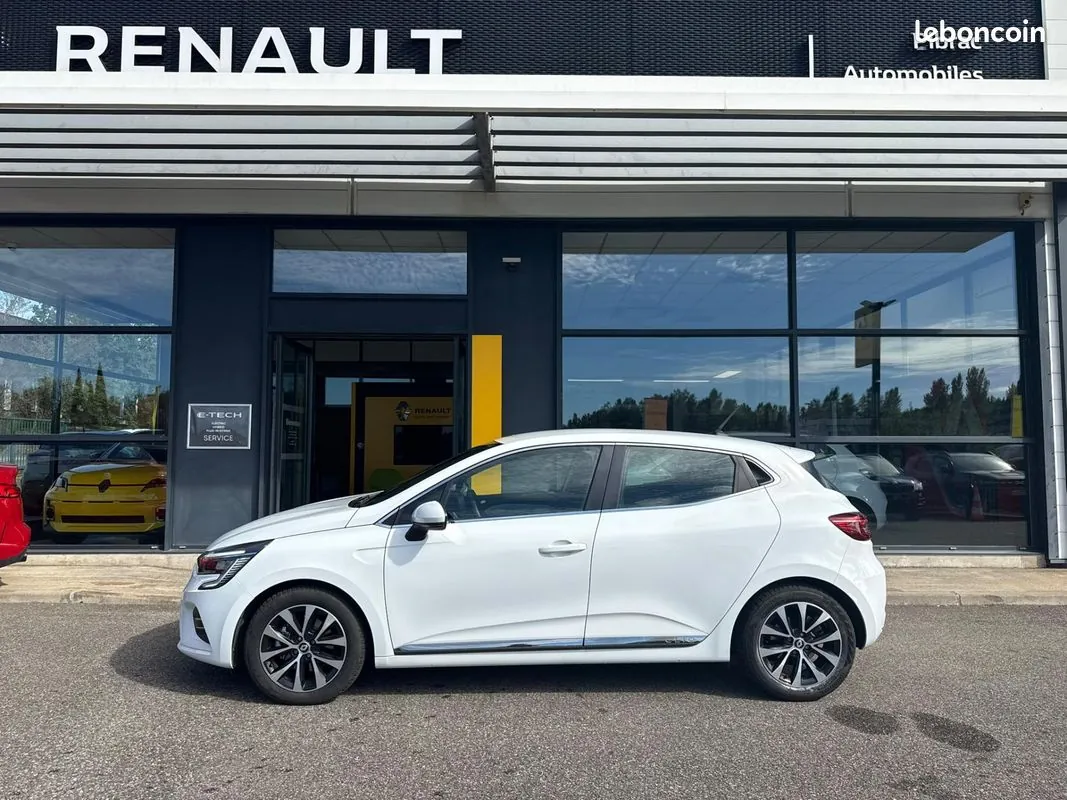 Renault Clio 2022 photo 2