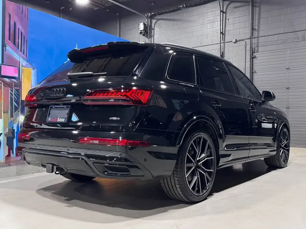 Audi Q7 2023 photo 2