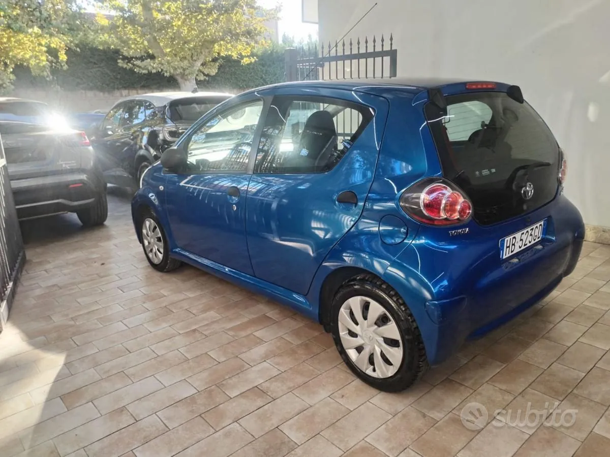 Toyota Aygo 2012 photo 3