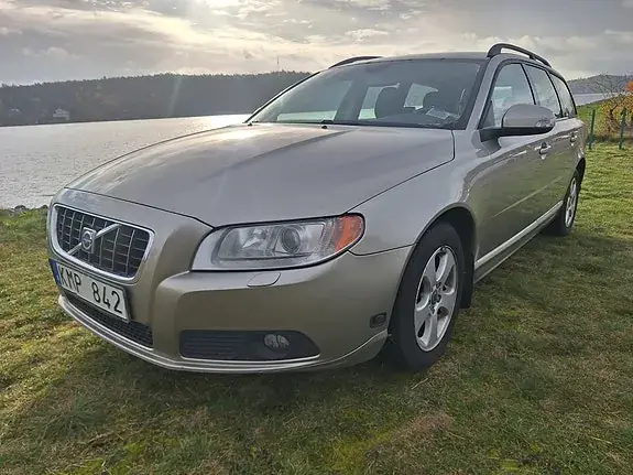 Volvo V70 2009 photo 2