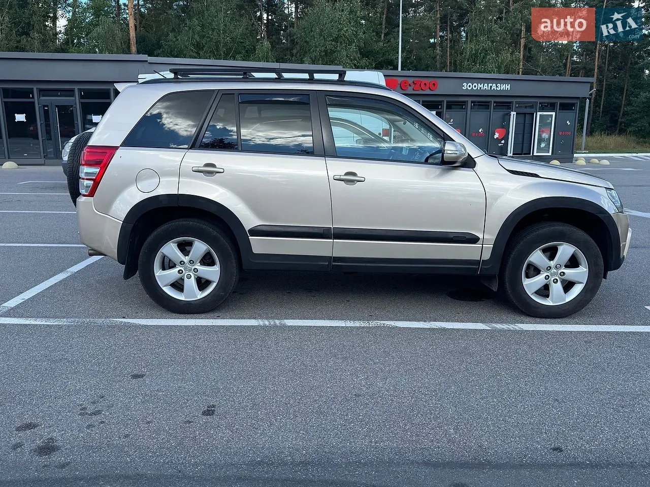 Suzuki Grand Vitara 2010 photo 2
