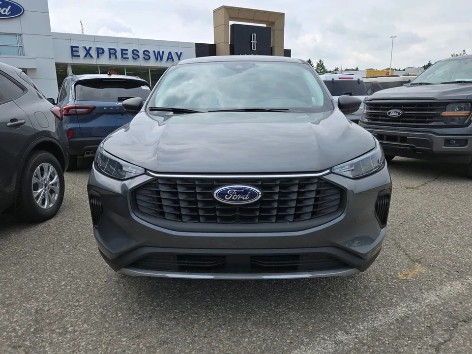 Ford Escape 2025 photo 2