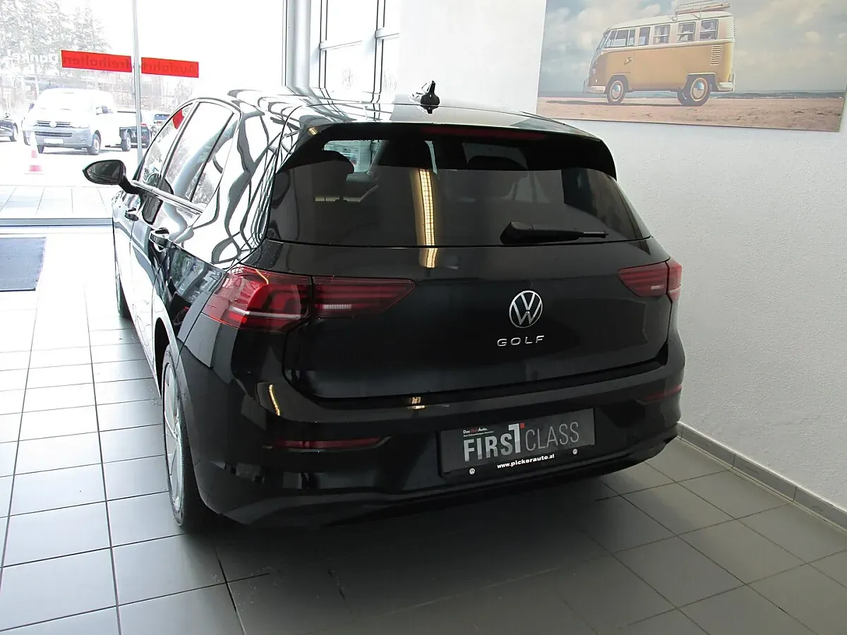 Volkswagen Golf 2026 photo 3