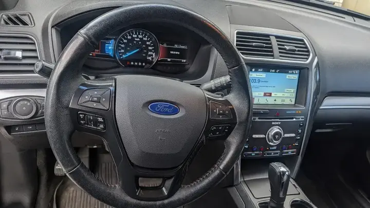 Ford Explorer 2017 photo 4