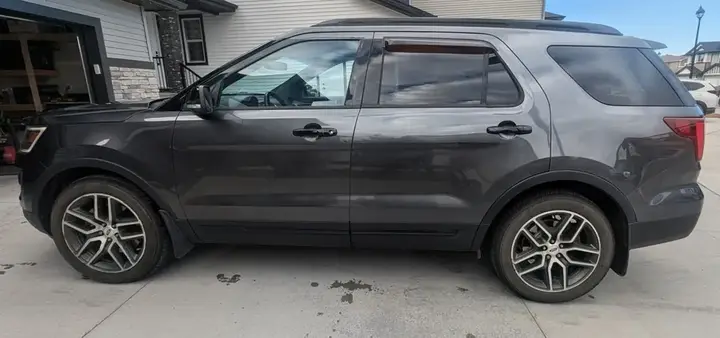 Ford Explorer 2017 photo 2