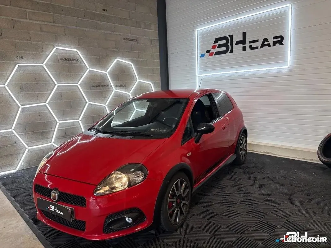 Abarth Grande Punto 2010 photo 5