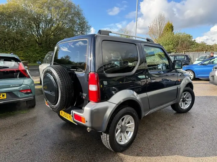 Suzuki Jimny 2010 photo 3