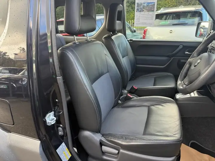 Suzuki Jimny 2010 photo 5