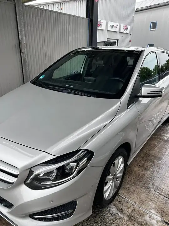 Mercedes-Benz B 220