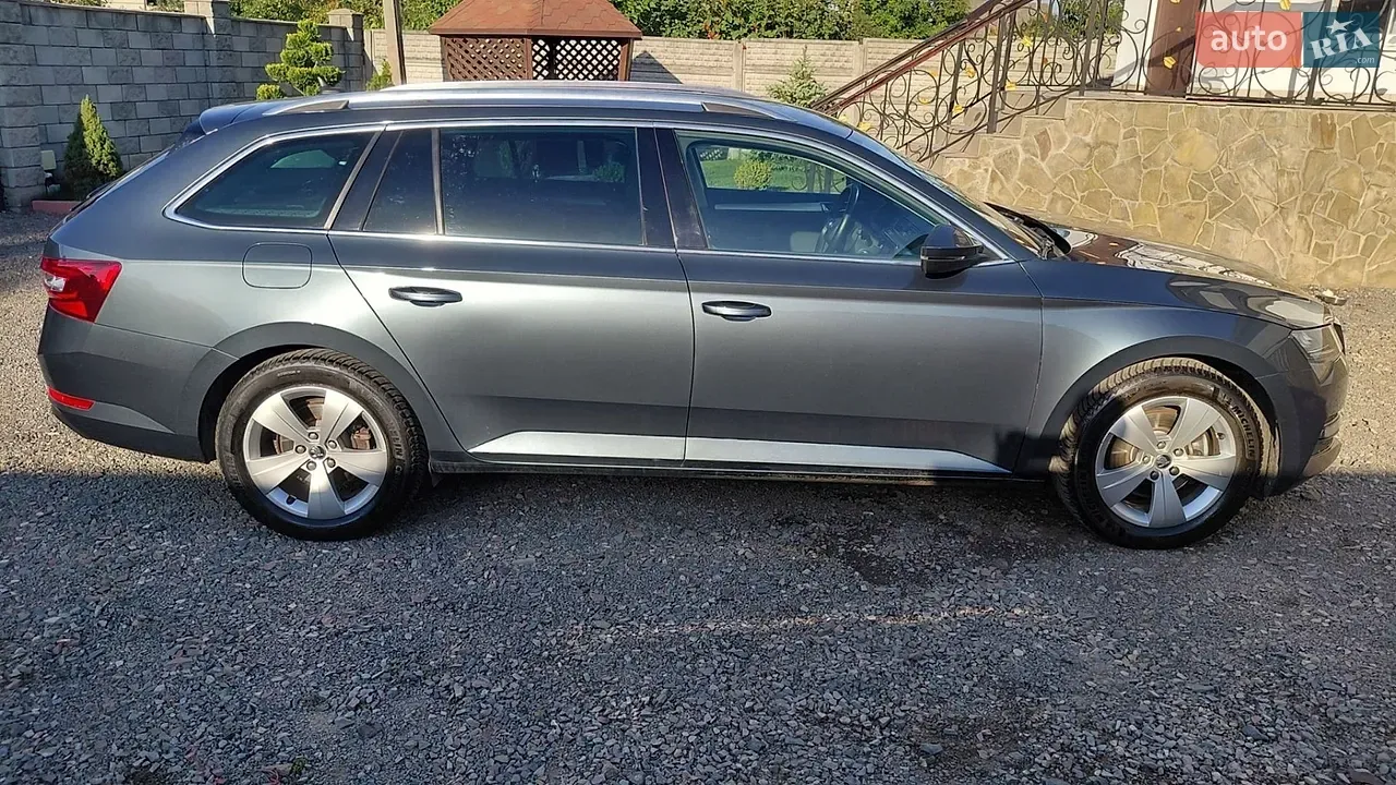Skoda Superb 2021 photo 5