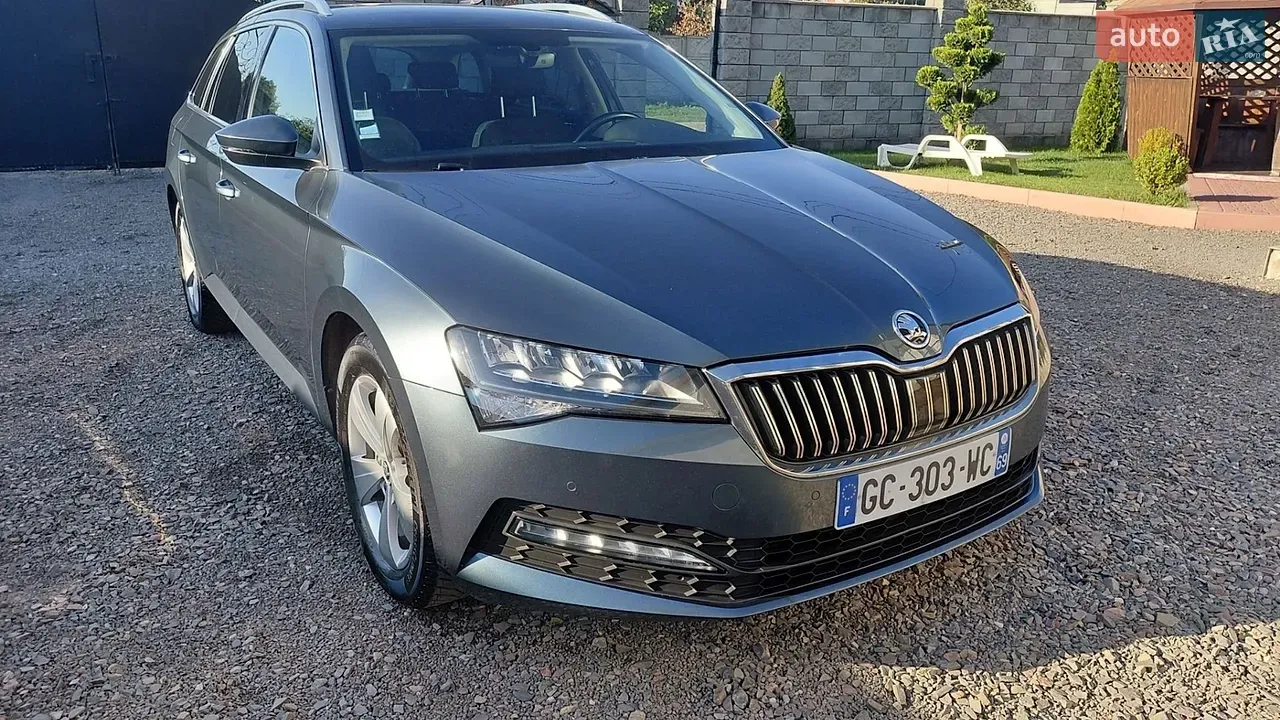 Skoda Superb 2021 photo 2