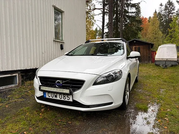Volvo V40 2015 photo 2