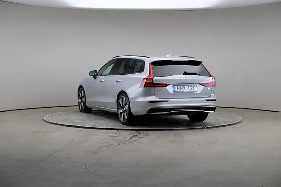 Volvo V60 2024 photo 2