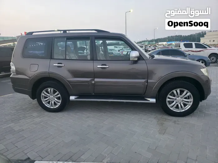 Mitsubishi Pajero 2014 photo 2