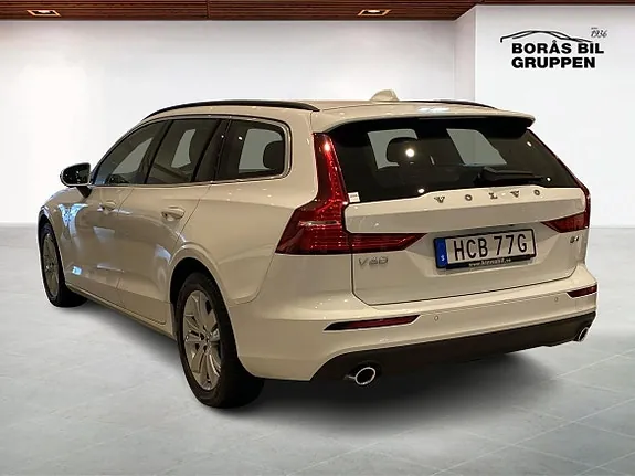 Volvo V60 2022 photo 2