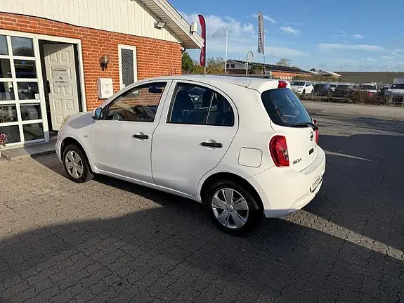 Nissan Micra 2013 photo 2