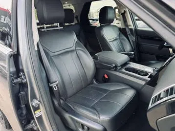 Land Rover Discovery 2018 photo 2