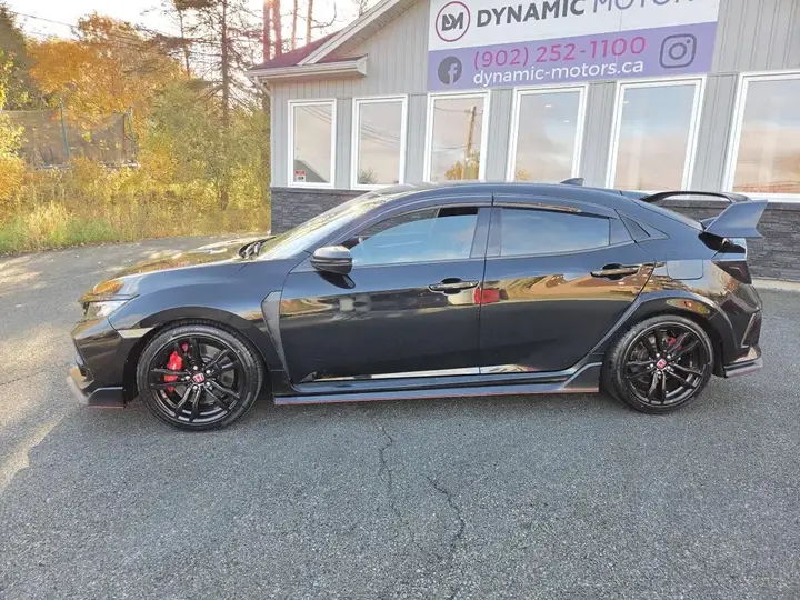 Honda Civic Type R 2018 photo 2
