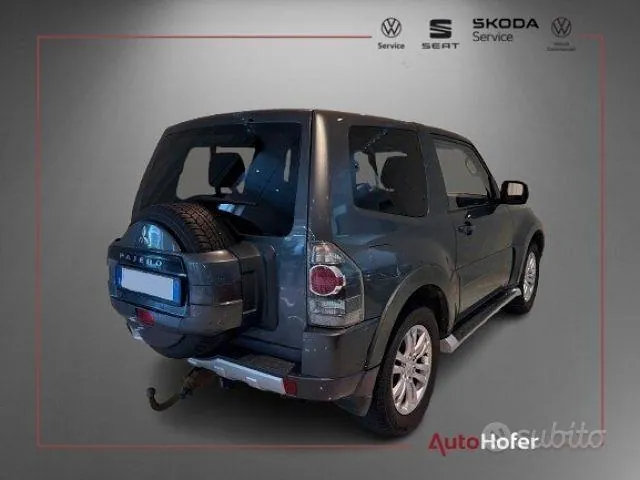 Mitsubishi Pajero 2014 photo 2