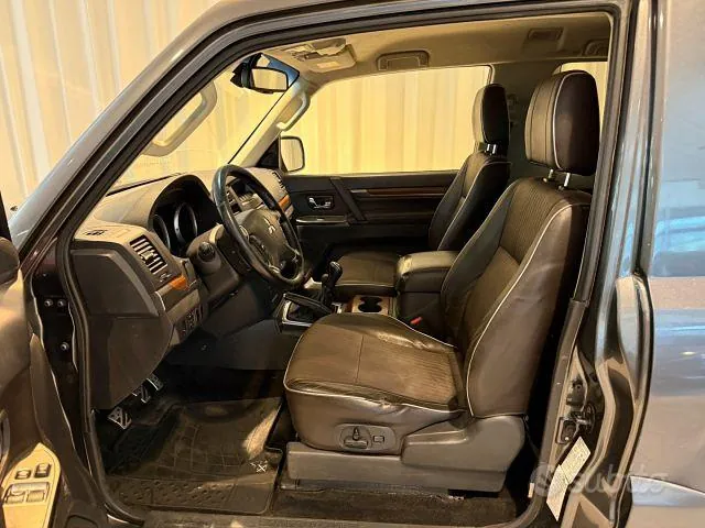 Mitsubishi Pajero 2014 photo 3