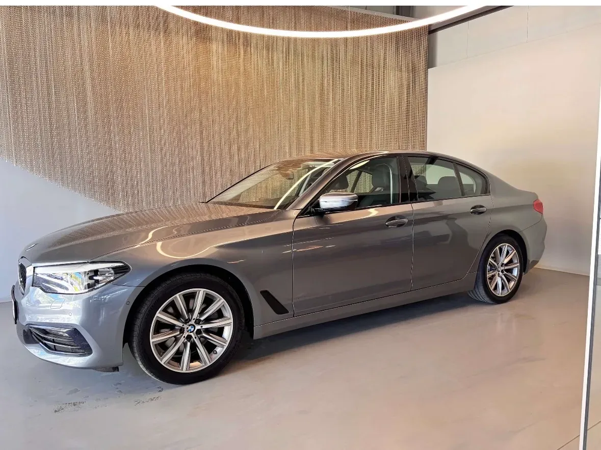 BMW 5 Series 2019 photo 3