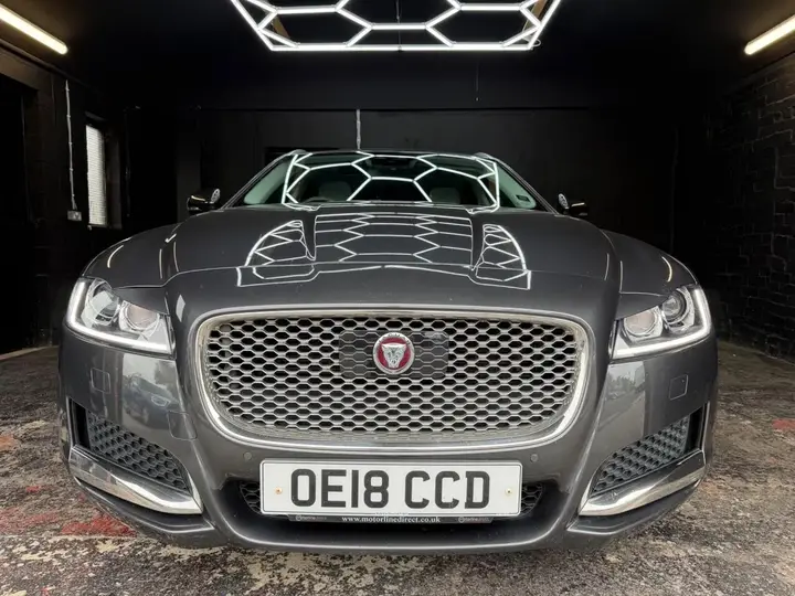 Jaguar Xf 2018 photo 4