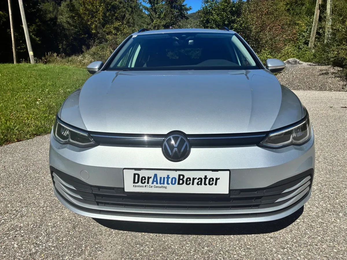 Volkswagen Golf 2022 photo 2