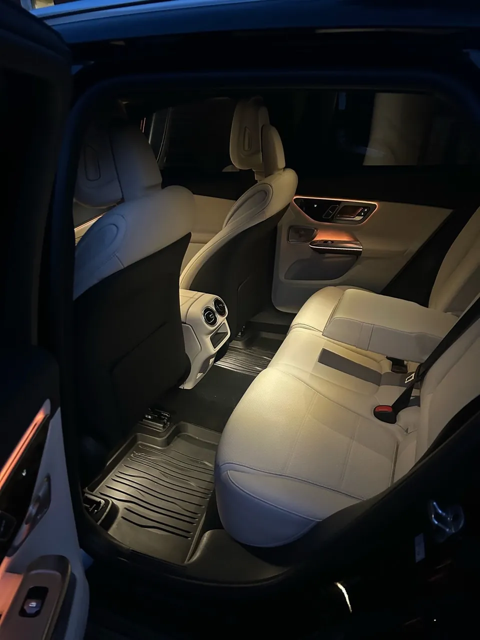 Mercedes-Benz Glc300 2026 photo 4