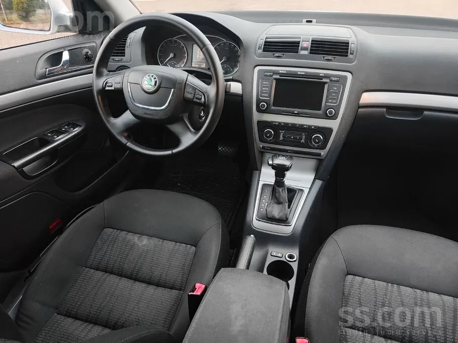 Skoda Octavia 2009 photo 5