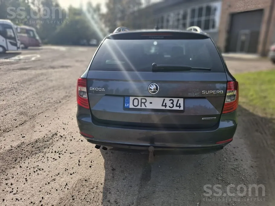 Skoda Superb 2015 photo 4