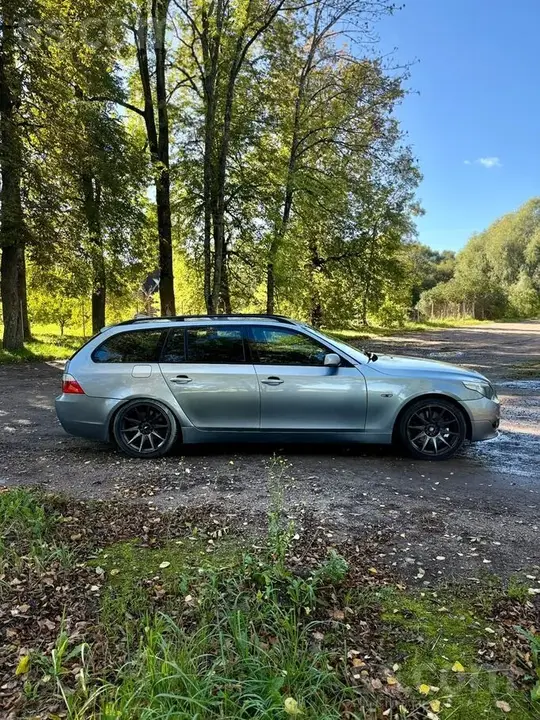 BMW 530 2004 photo 2
