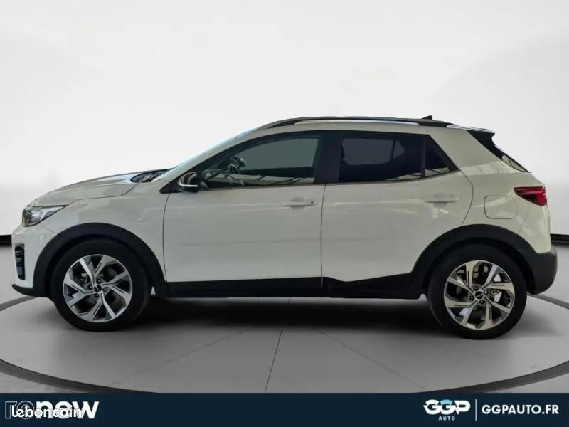 Kia Stonic 2023 photo 2