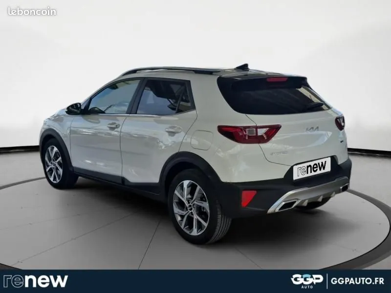 Kia Stonic 2023 photo 3