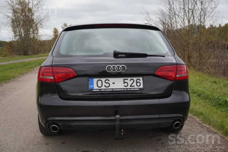 Audi A4 2012 photo 2