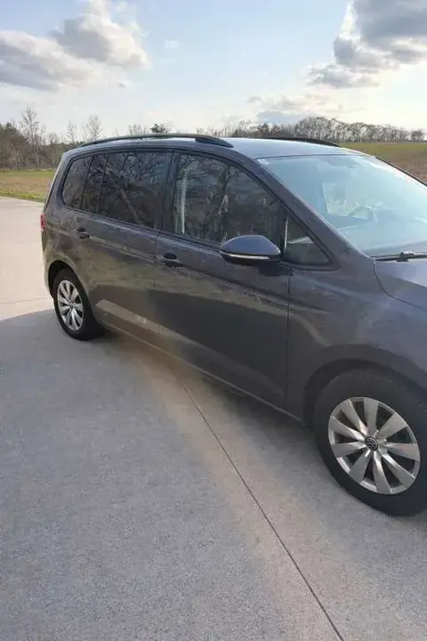 Volkswagen Touran 2019 photo 2