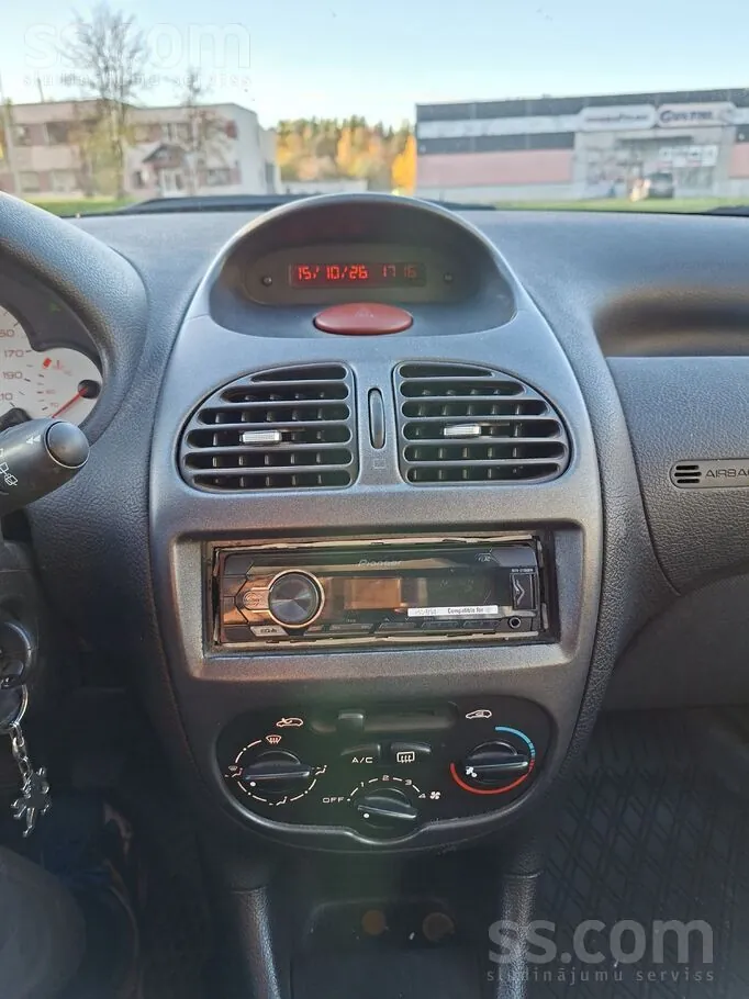 Peugeot 206 2003 photo 5