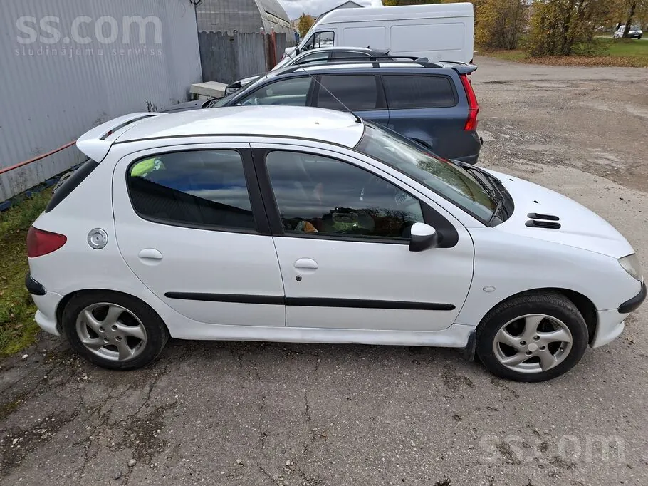 Peugeot 206 2003 photo 2