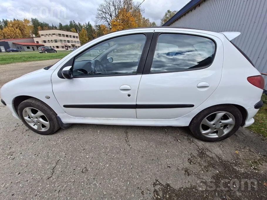 Peugeot 206 2003 photo 3