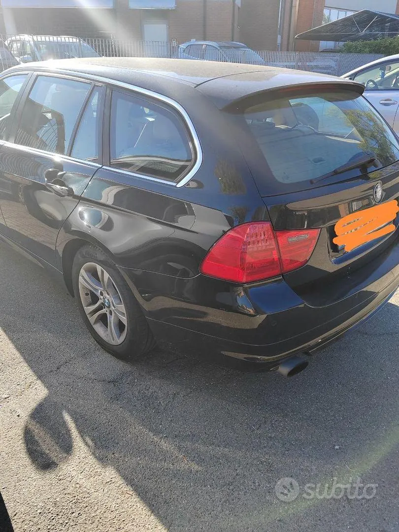 BMW 3 Series 2009 photo 2