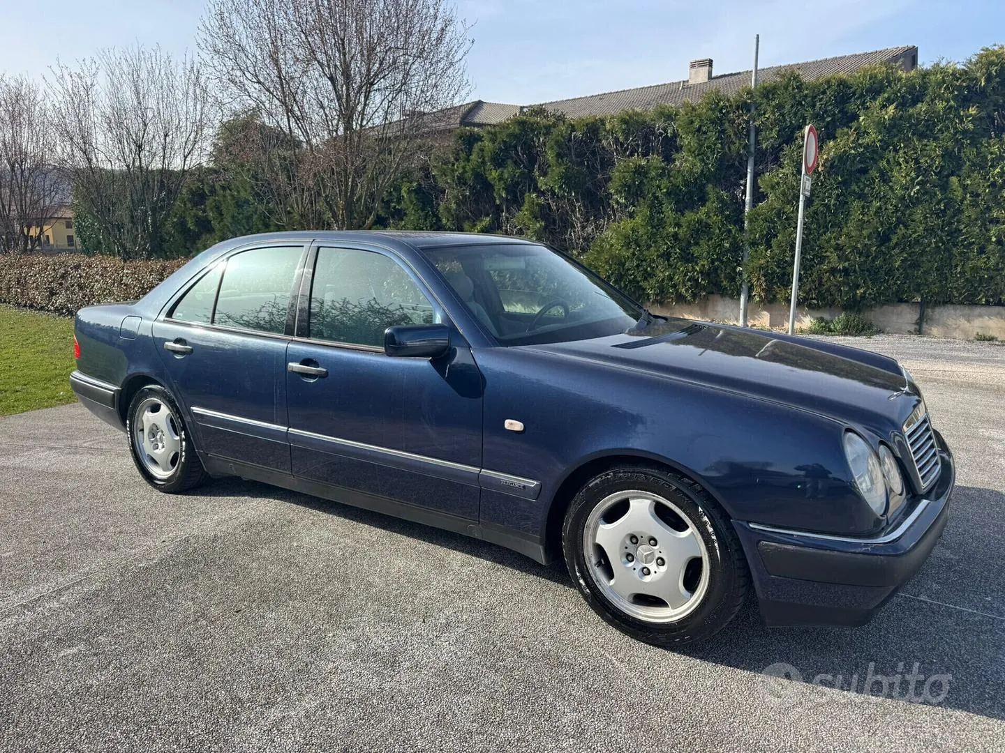 Mercedes-Benz E-Class 1997 photo 3