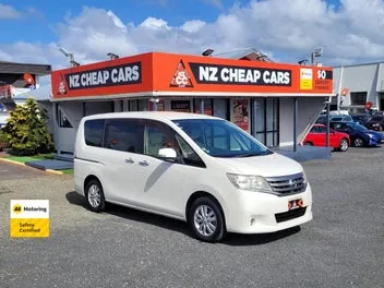 Nissan Serena 2012 photo 2