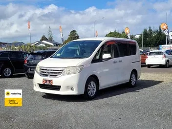Nissan Serena 2012 photo 4