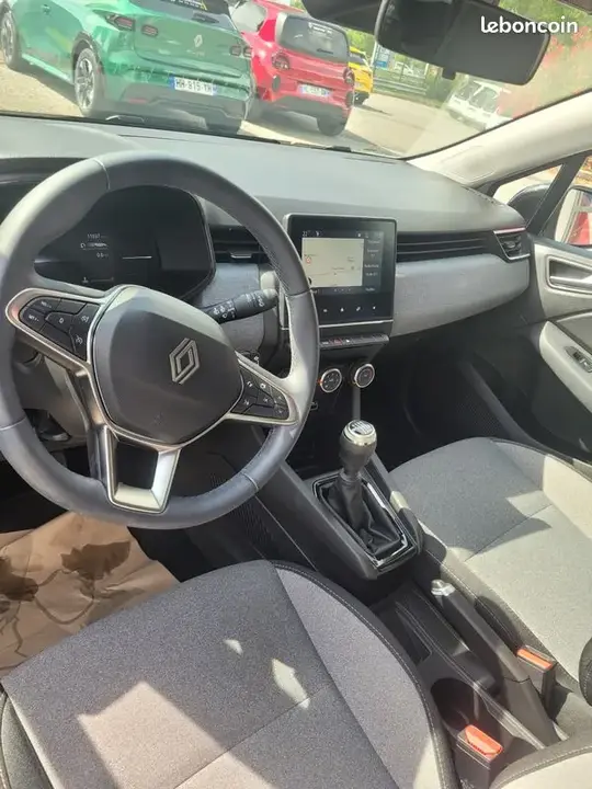 Renault Clio 2024 photo 3