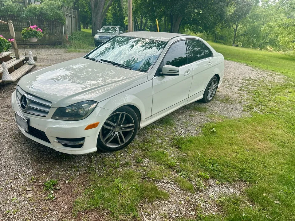 Mercedes-Benz C-Class 2012 photo 2