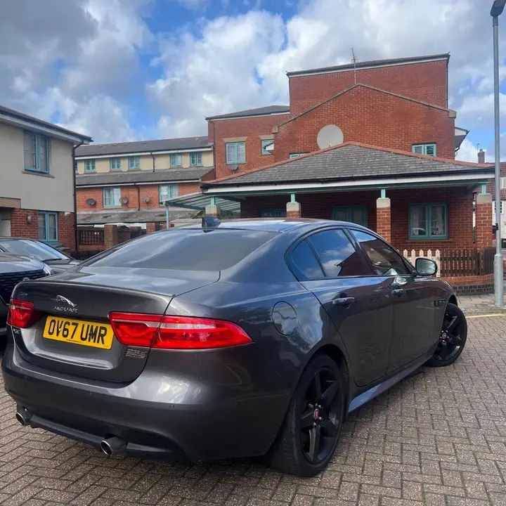 Jaguar Xe 2017 photo 5